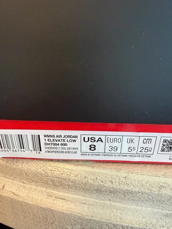 AIR JORDAN 1 ELEVATE LOW  SIZE 8 
EUC Always kept in ORIGINAL BOX - Picture 11 of 11